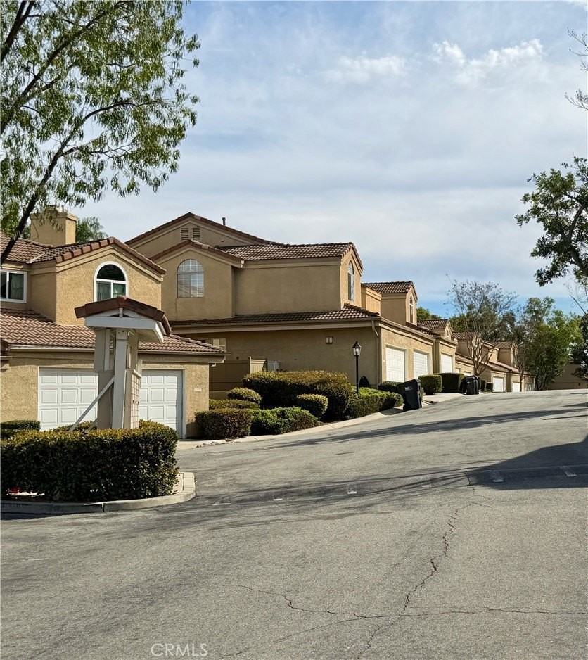 2631 Lookout Cir - Photo 2 of 18