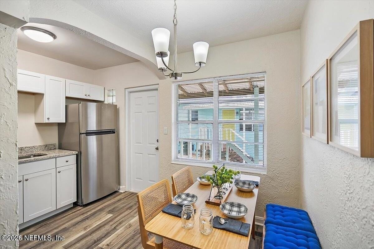 95 Lewis St - Photo 4 of 8