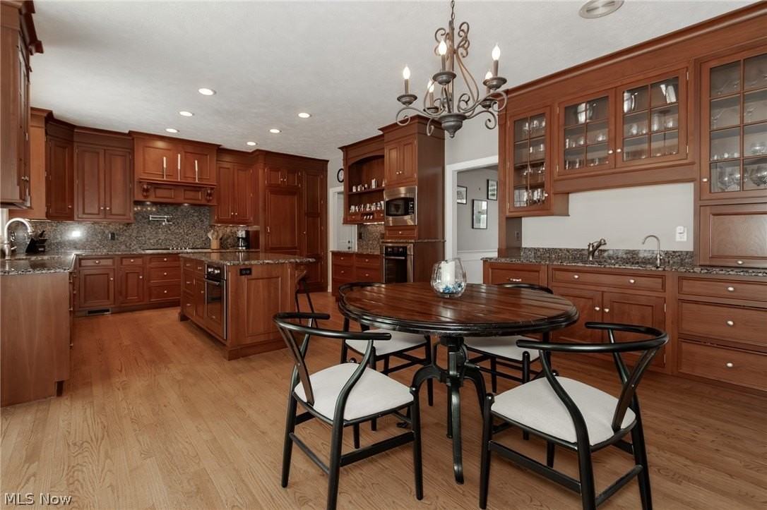 8600 Tamarack Trl - Photo 5 of 47