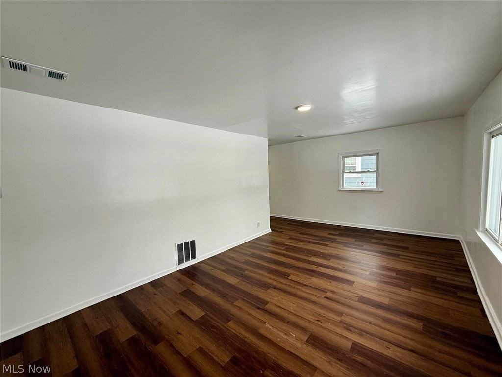 883 Kickapoo Ave - Photo 4 of 17