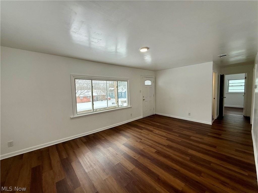 883 Kickapoo Ave - Photo 5 of 17