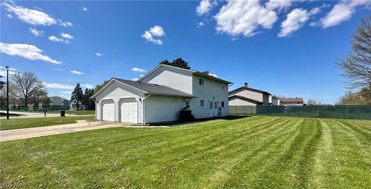 233 Brunswick Dr - Photo 2 of 19