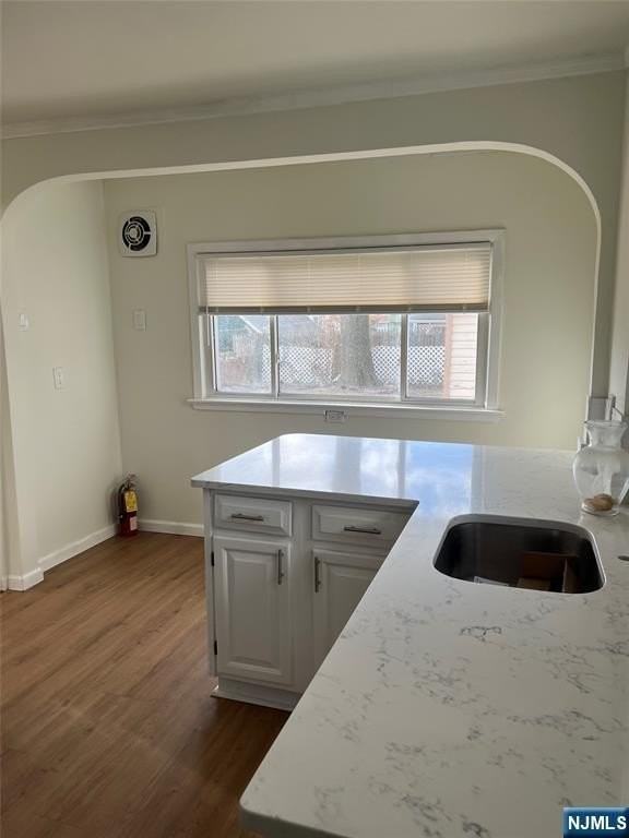 263 Sutton Ave - Photo 5 of 11