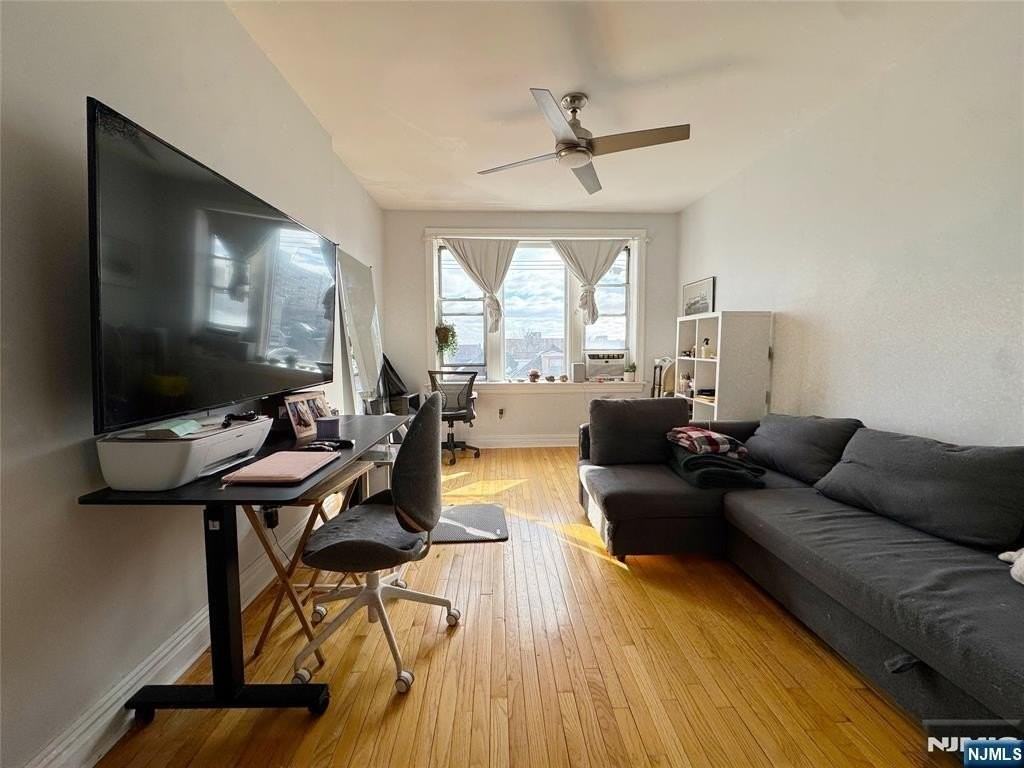 101 73rd St - Photo 3 of 21