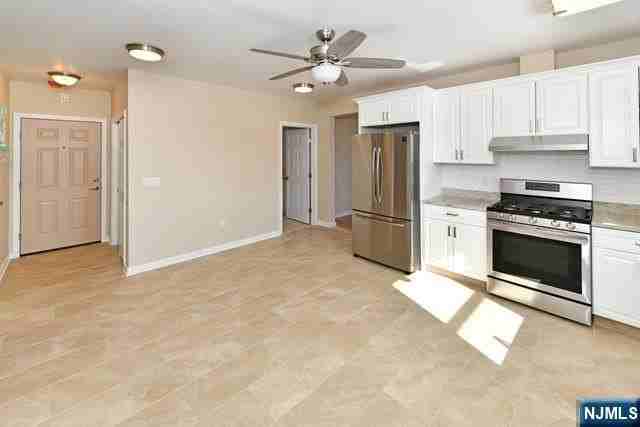 398 Franklin Ave - Photo 3 of 15