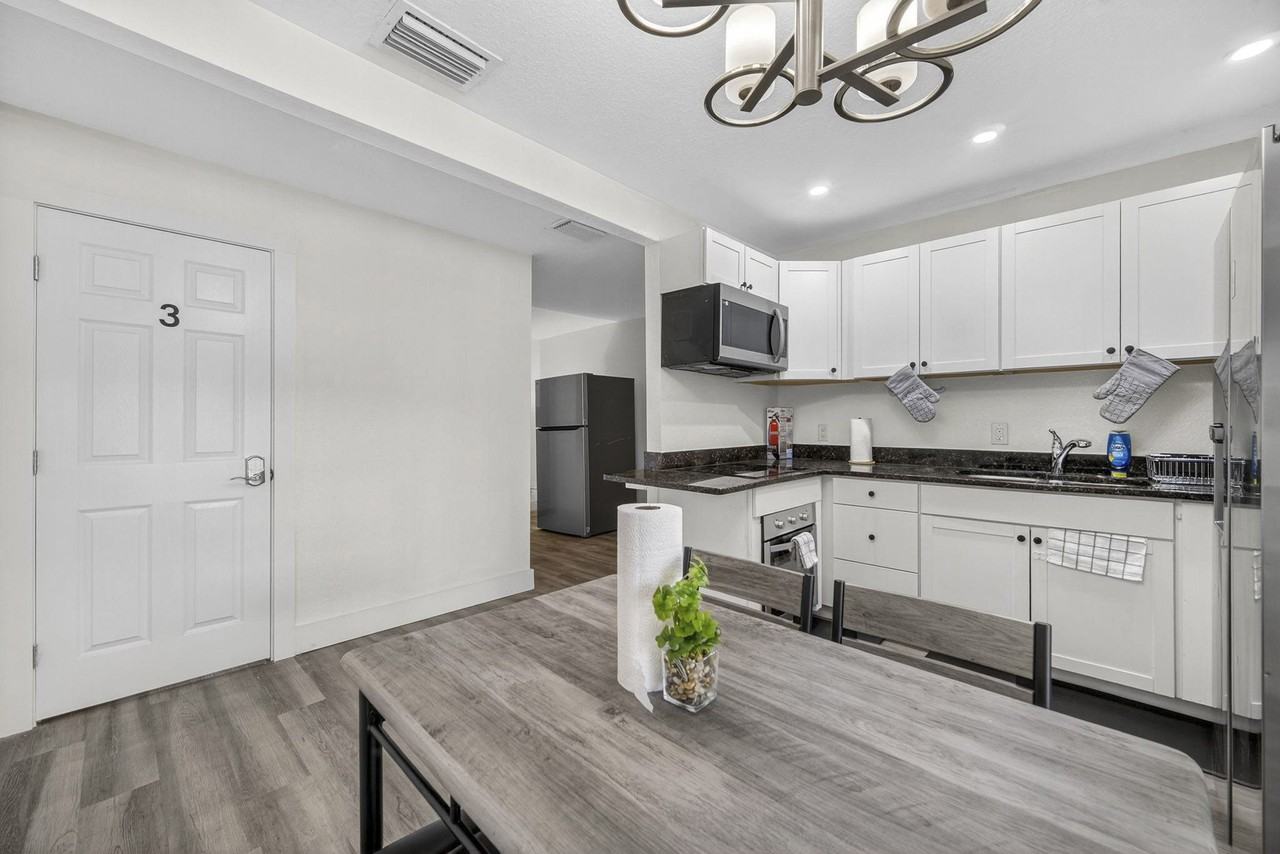 E North St - Photo 2 of 9