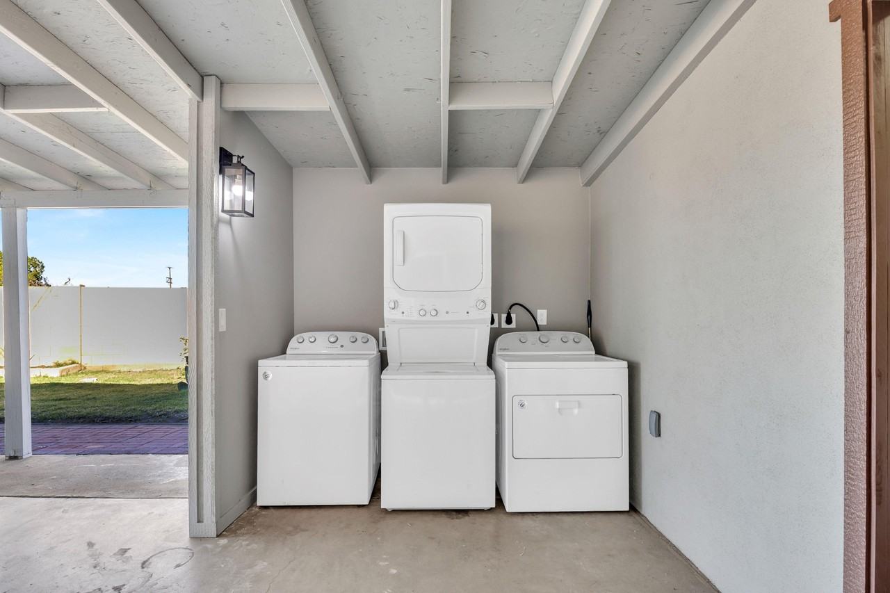 W 7th St - Photo 2 of 29