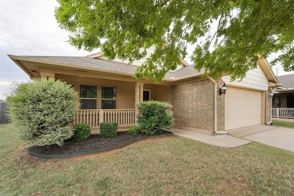 2809 Nw 186th Ter - Photo 4 of 45