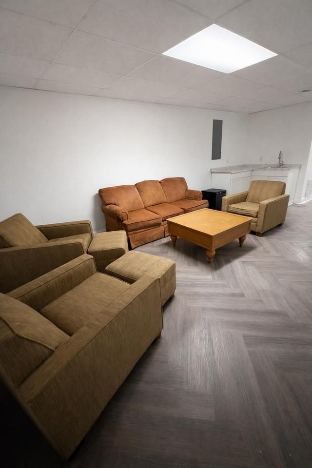 Hardwood Ct - Photo 3 of 23