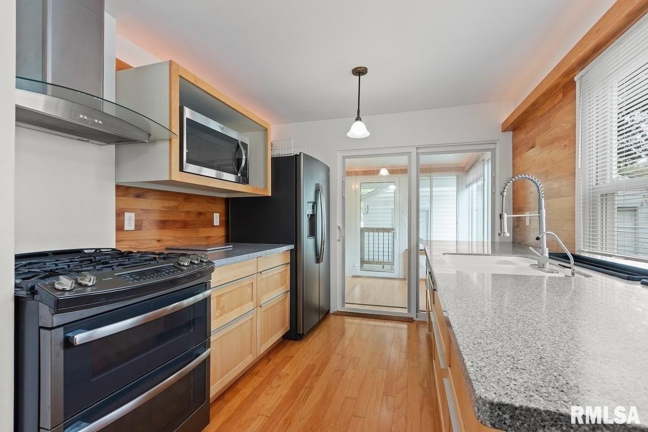 5029 N Best St - Photo 7 of 21