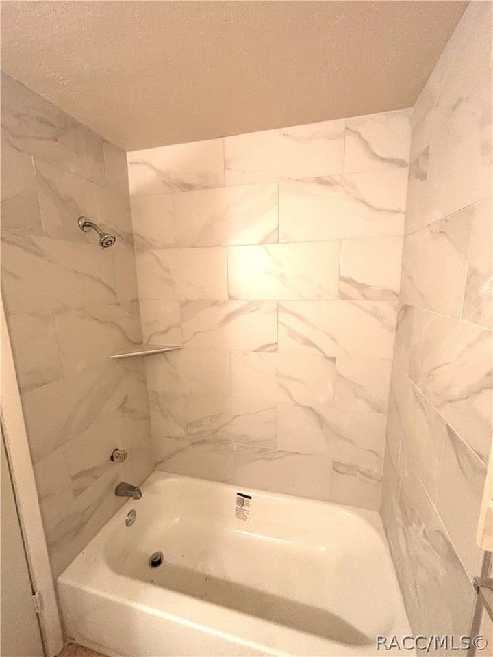 1710 Tuttle St - Photo 4 of 11