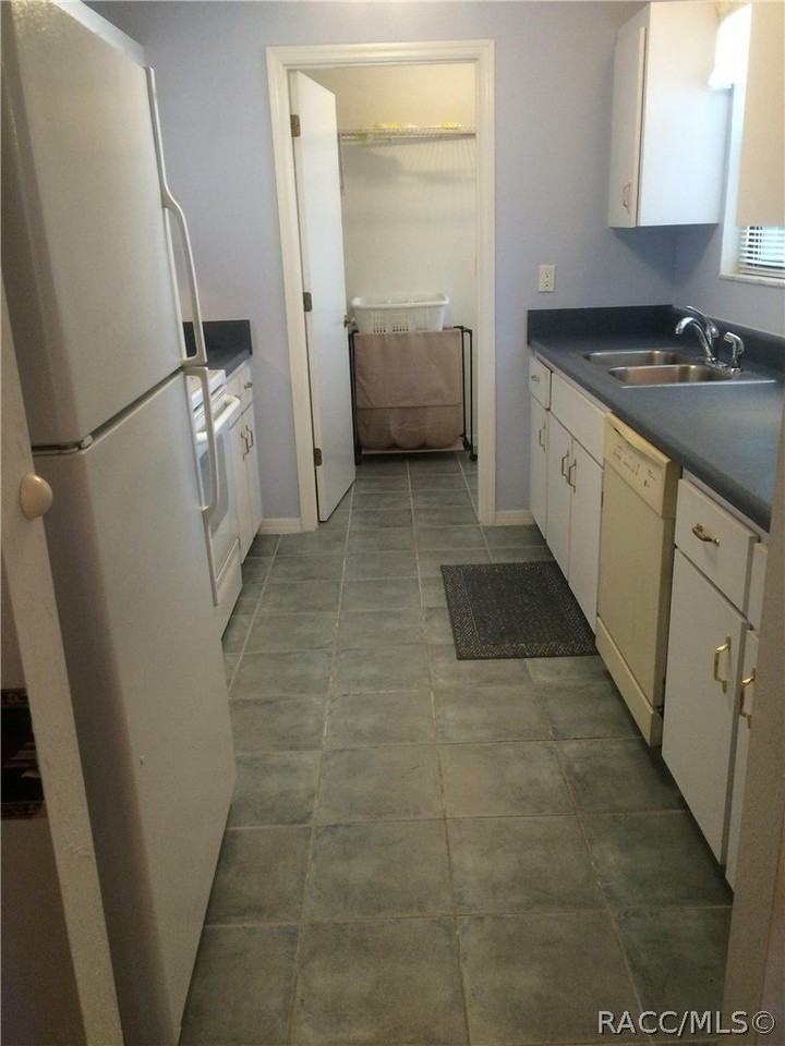 791 E Hartford St - Photo 2 of 12