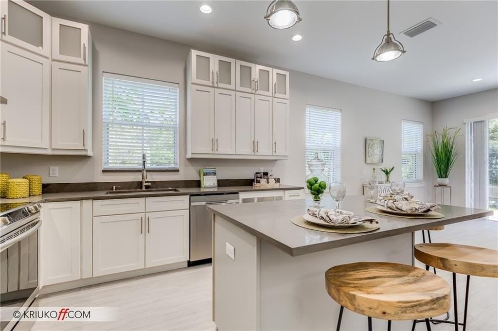 637 Sw 12th Ave - Photo 2 of 13