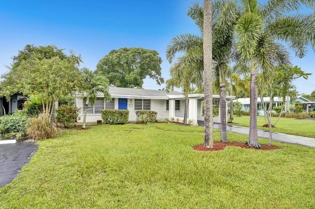 916 Ne 18th St - Photo 2 of 17