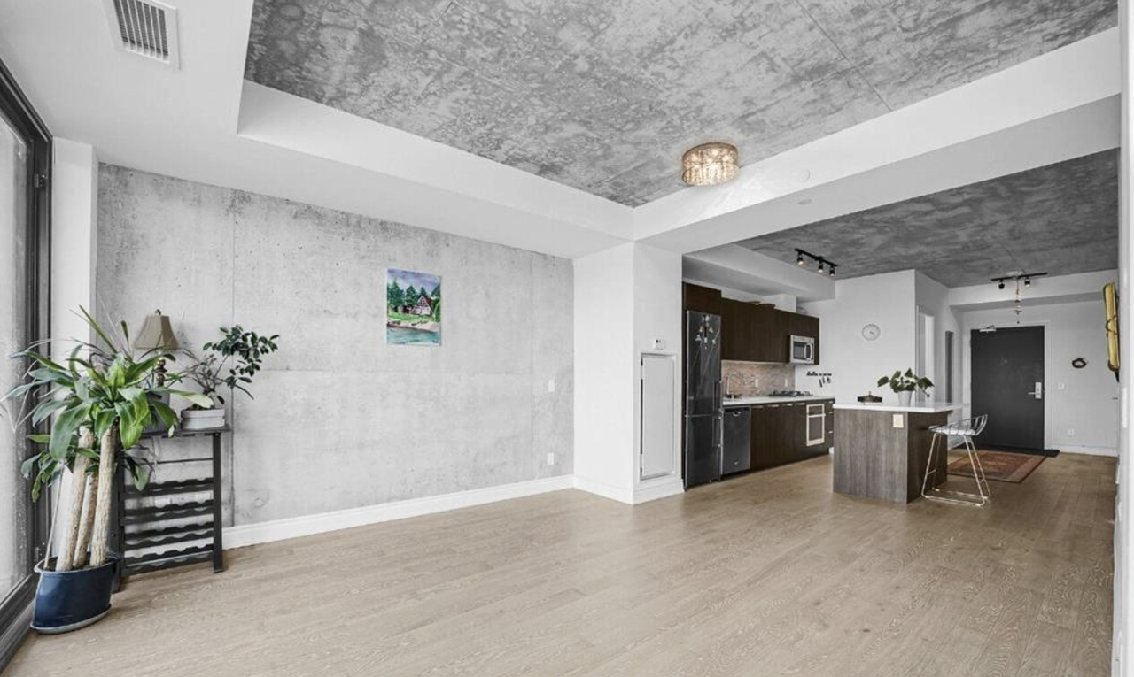 Bathurst St & Richmond St W - Photo 4 of 11