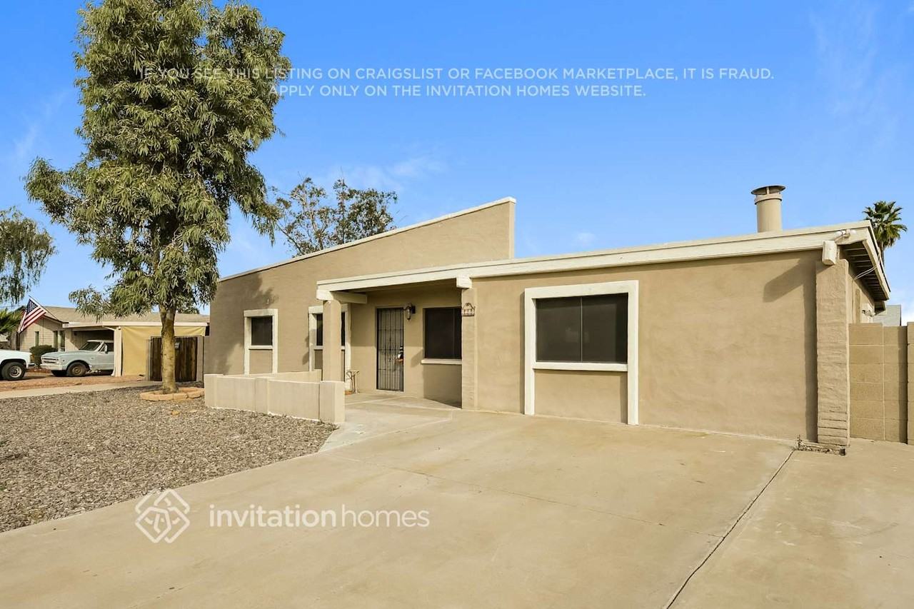 2228 W Charleston Ave - Photo 2 of 16