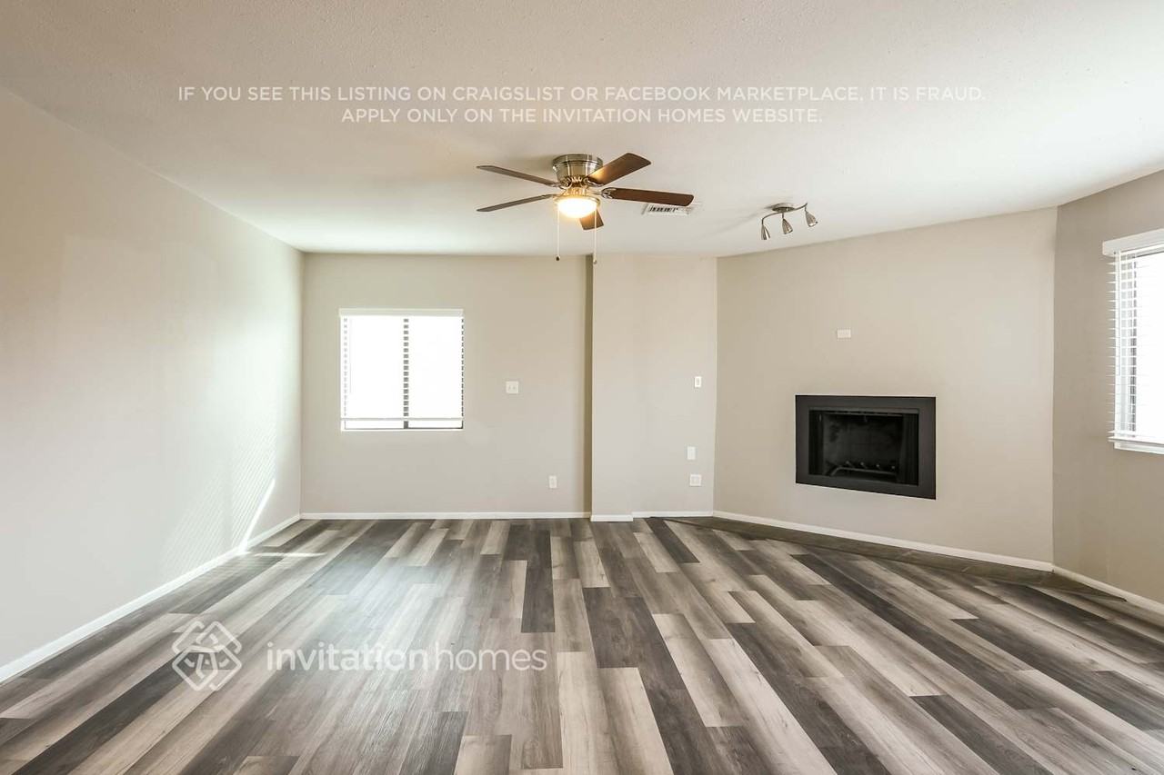 2228 W Charleston Ave - Photo 3 of 16