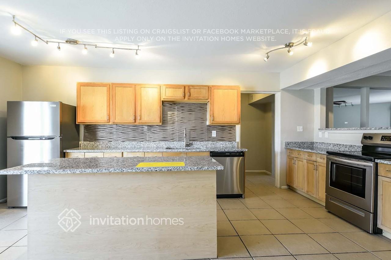 2228 W Charleston Ave - Photo 7 of 16