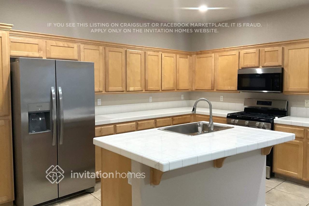 1063 Burson St - Photo 3 of 17