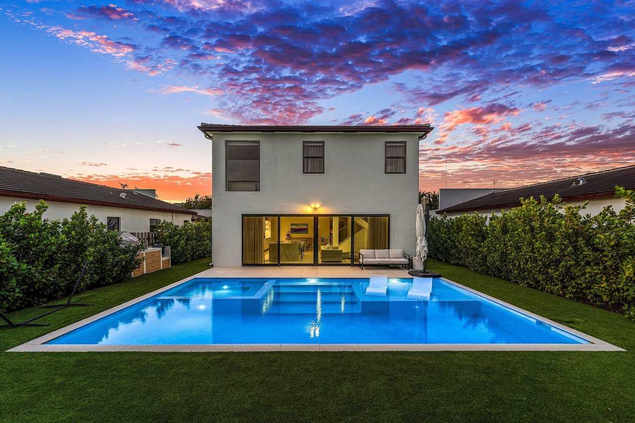 312 Ne 210th Way - Photo 3 of 50