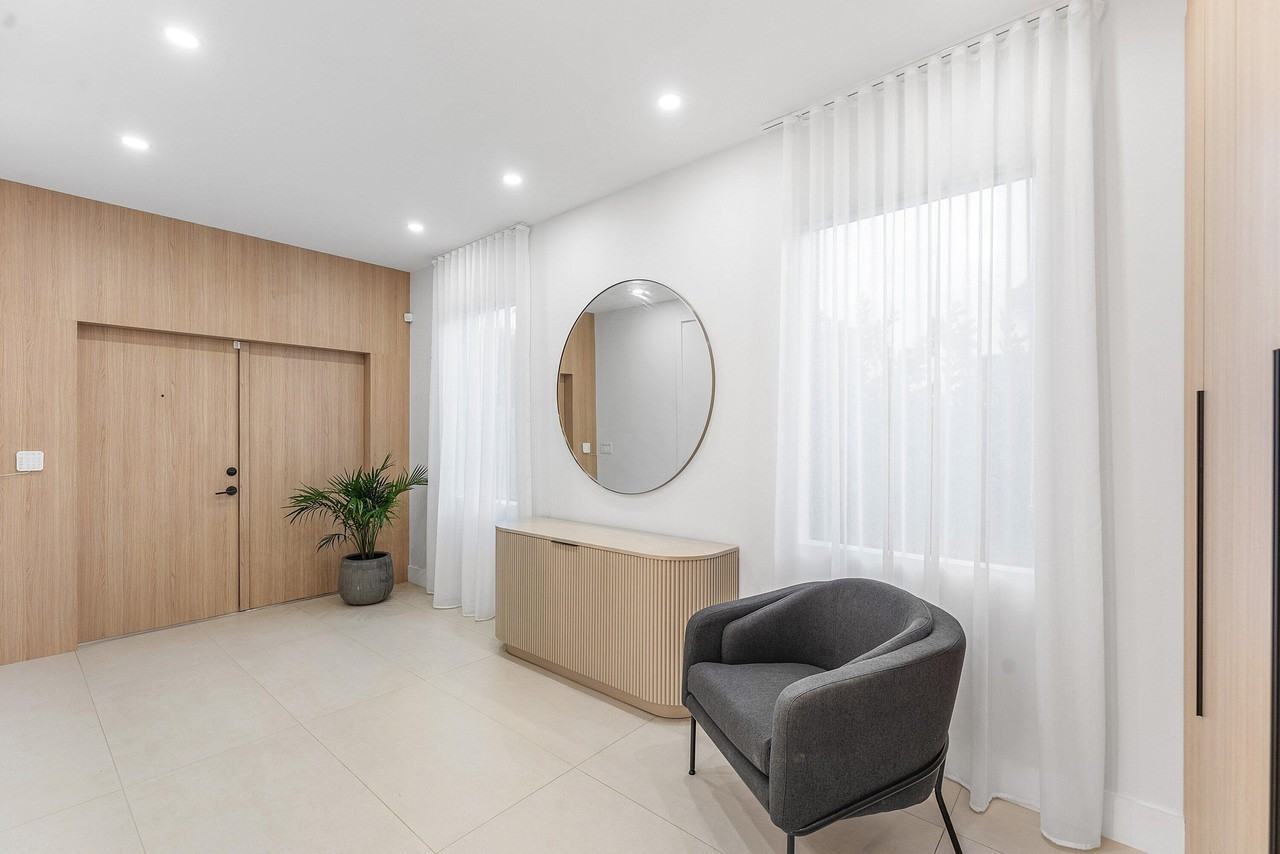 312 Ne 210th Way - Photo 4 of 50