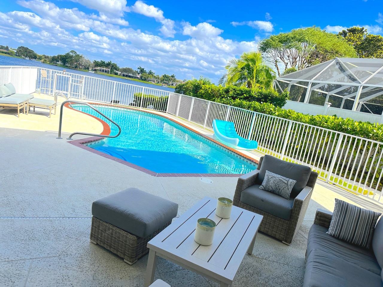 12744 Meadowbreeze Dr - Photo 3 of 24