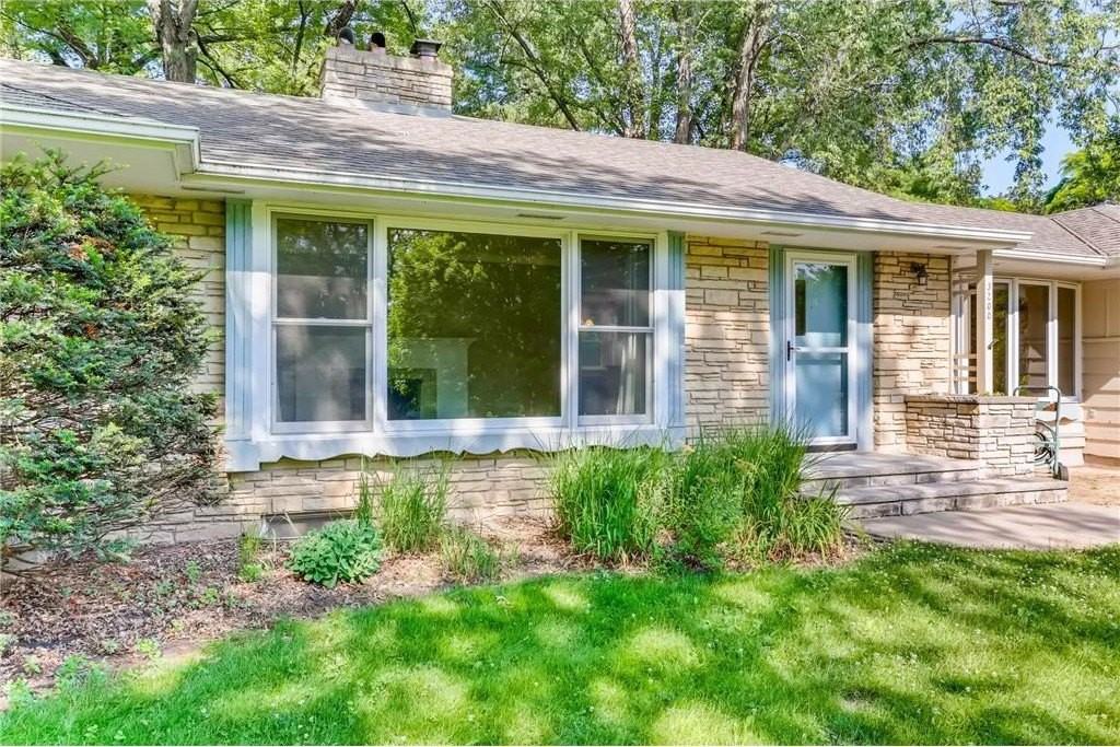 3200 Chase Dr - Photo 3 of 50