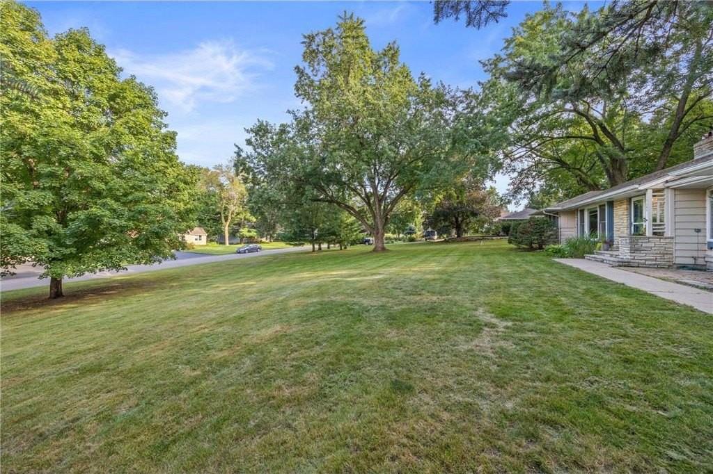 3200 Chase Dr - Photo 4 of 50