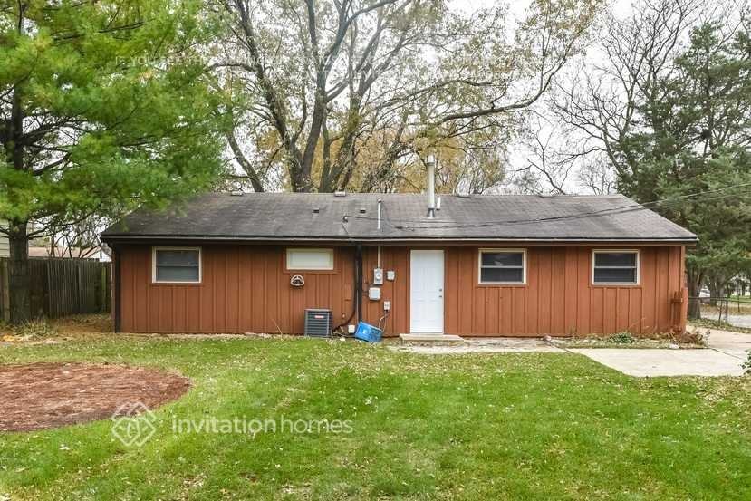 141 Queenswood Rd - Photo 3 of 5