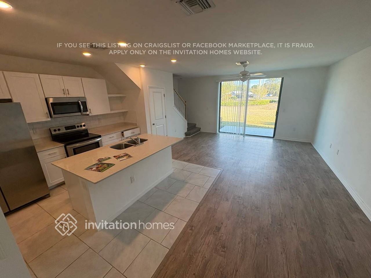 2035 E Landings Way - Photo 4 of 32