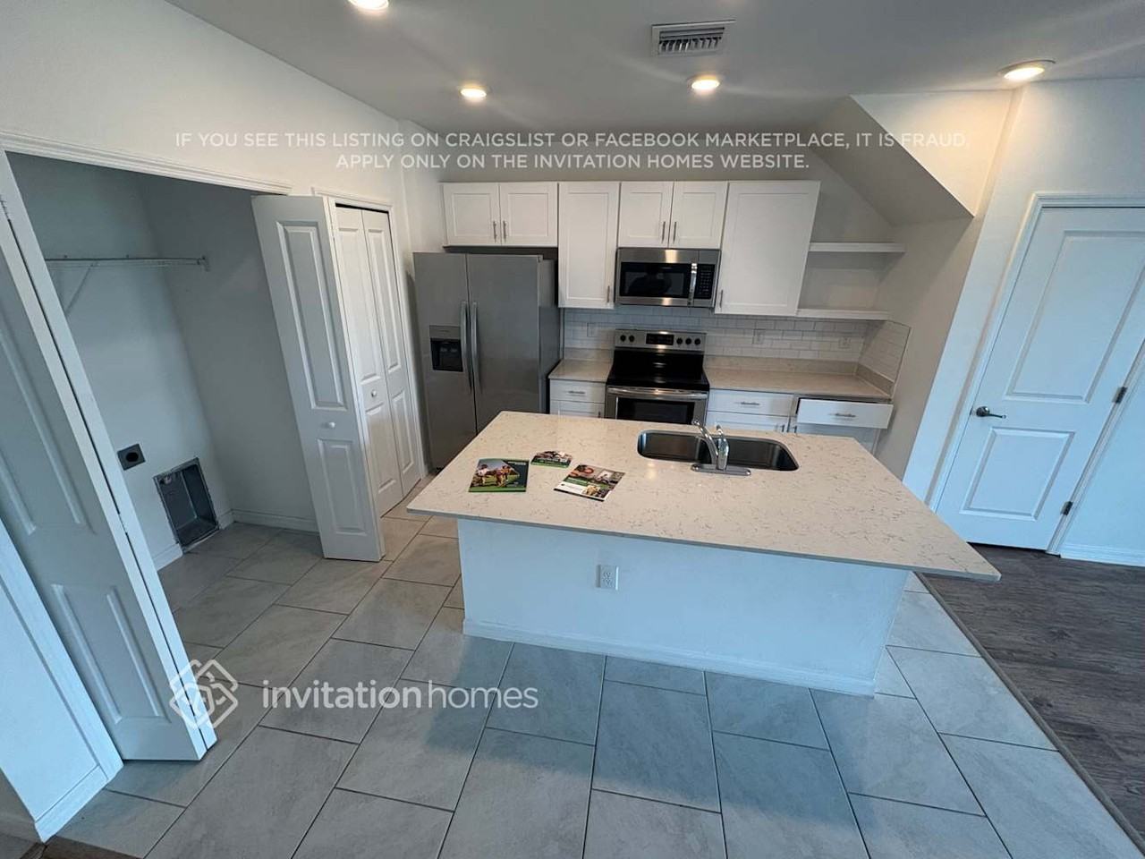 2035 E Landings Way - Photo 5 of 32