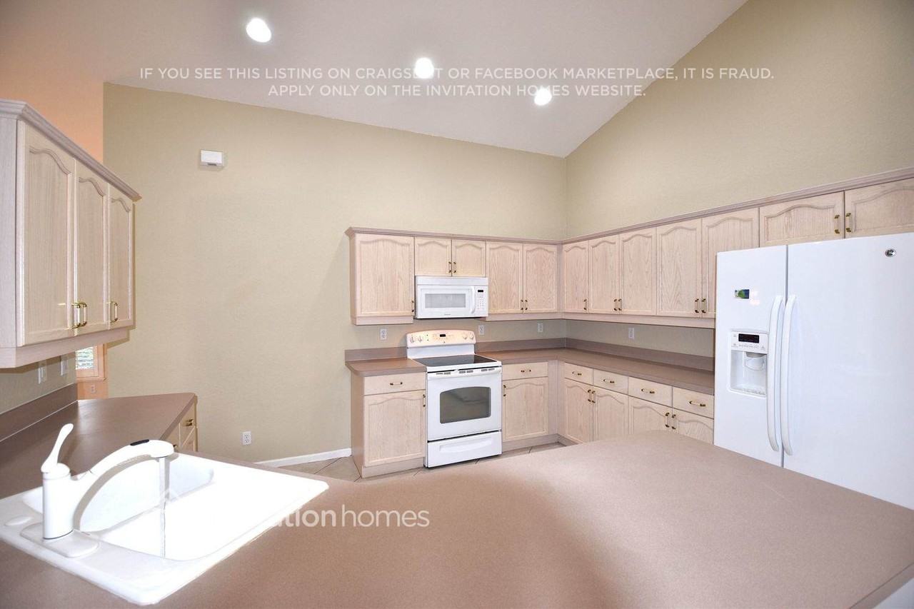 6863 Blue Bay Cir - Photo 7 of 19