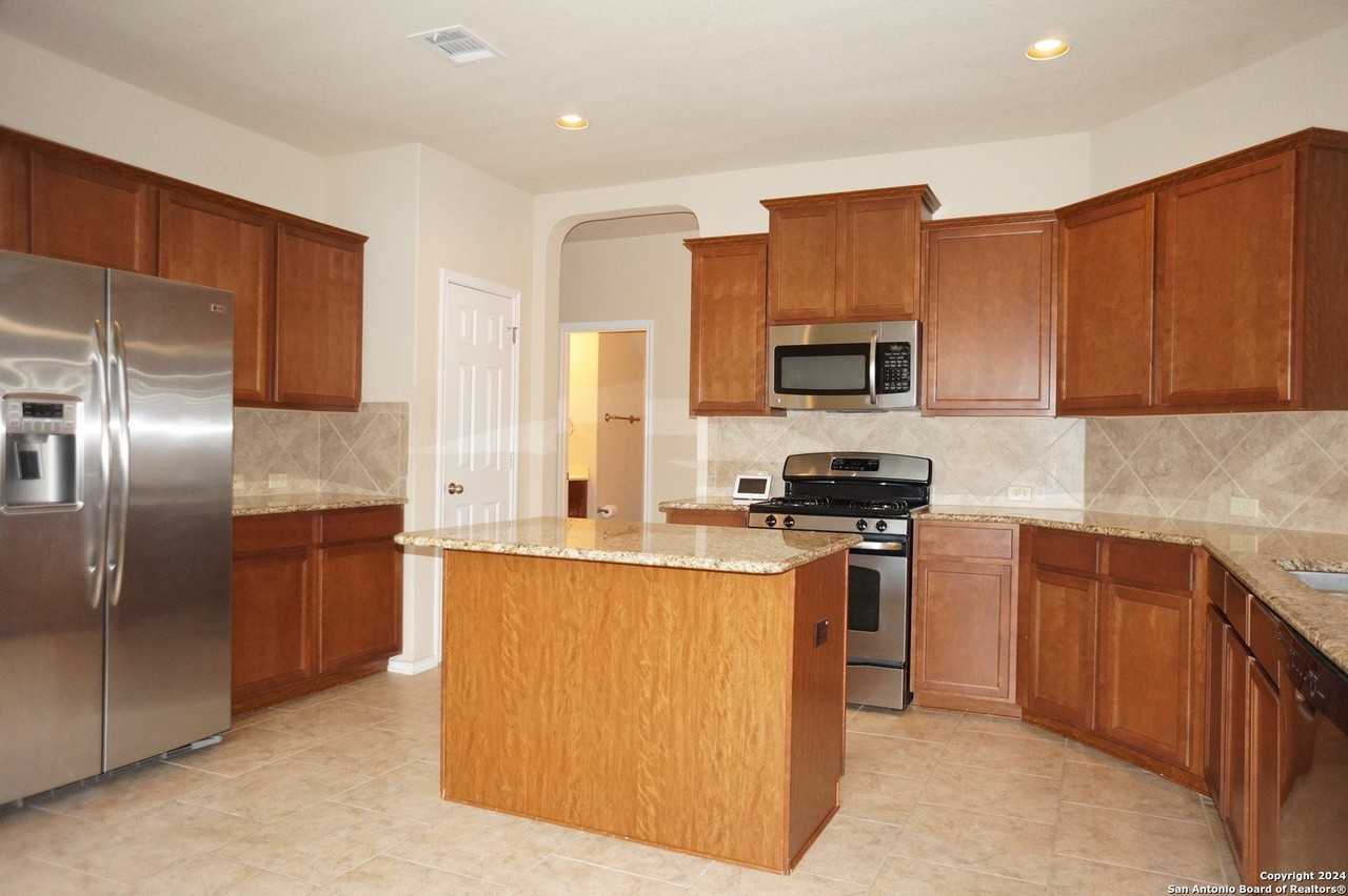 10213 Sparkle Pt - Photo 6 of 45