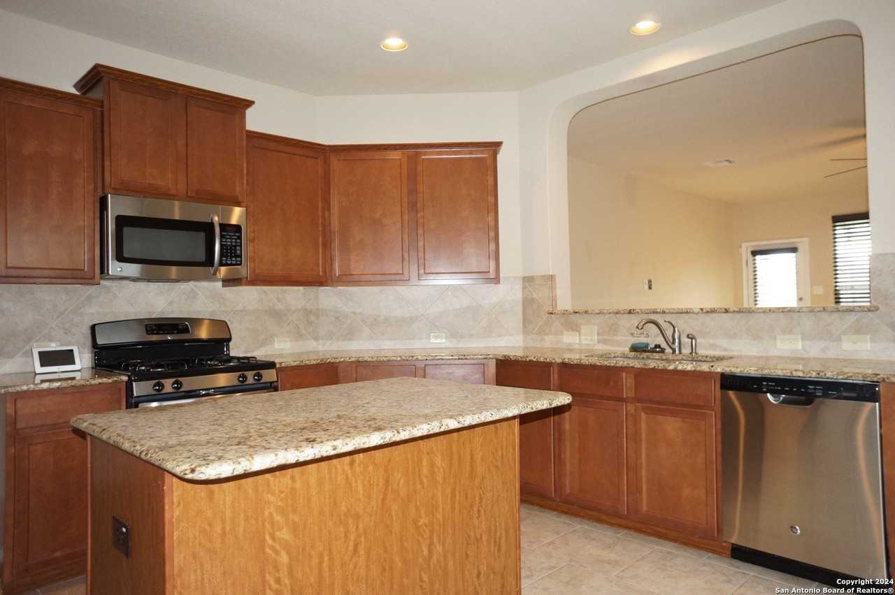 10213 Sparkle Pt - Photo 7 of 45