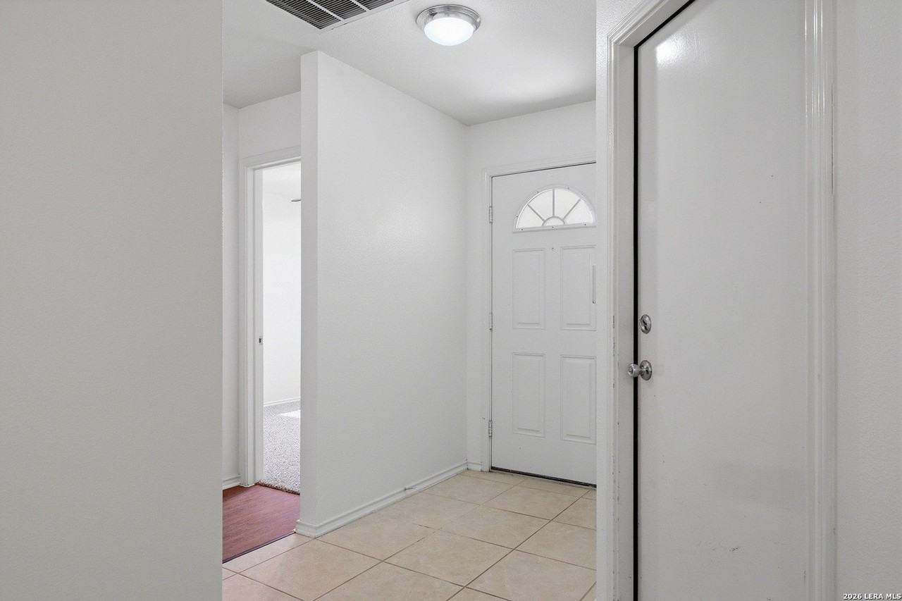 6619 Chasethorn Dr - Photo 2 of 31