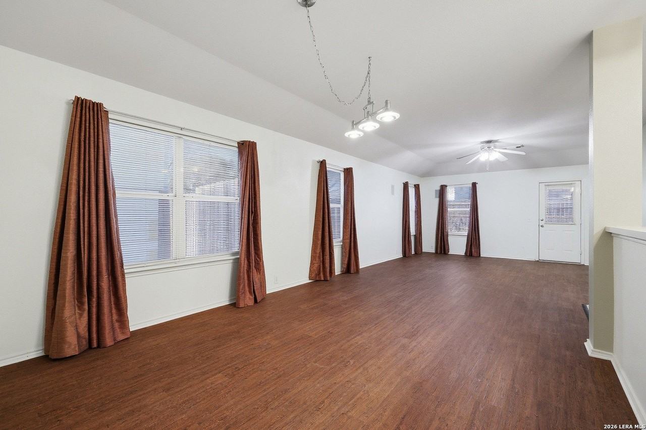 6619 Chasethorn Dr - Photo 4 of 31