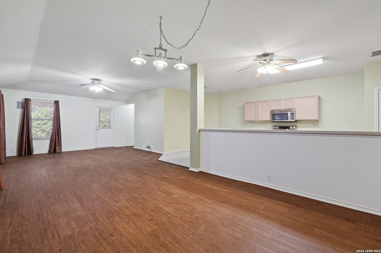 6619 Chasethorn Dr - Photo 5 of 31