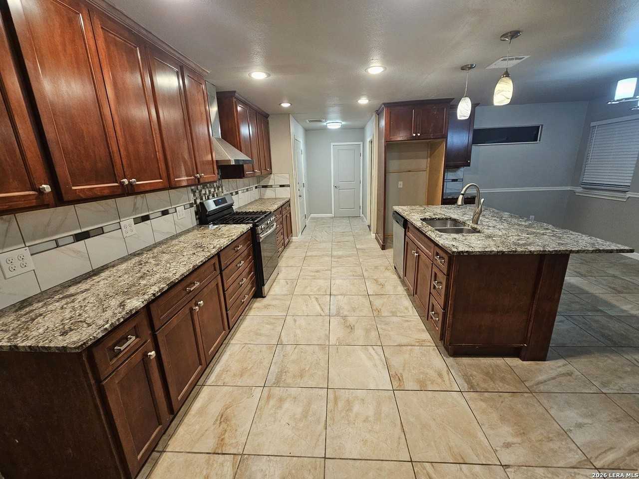 12214 Northledge Dr - Photo 6 of 19