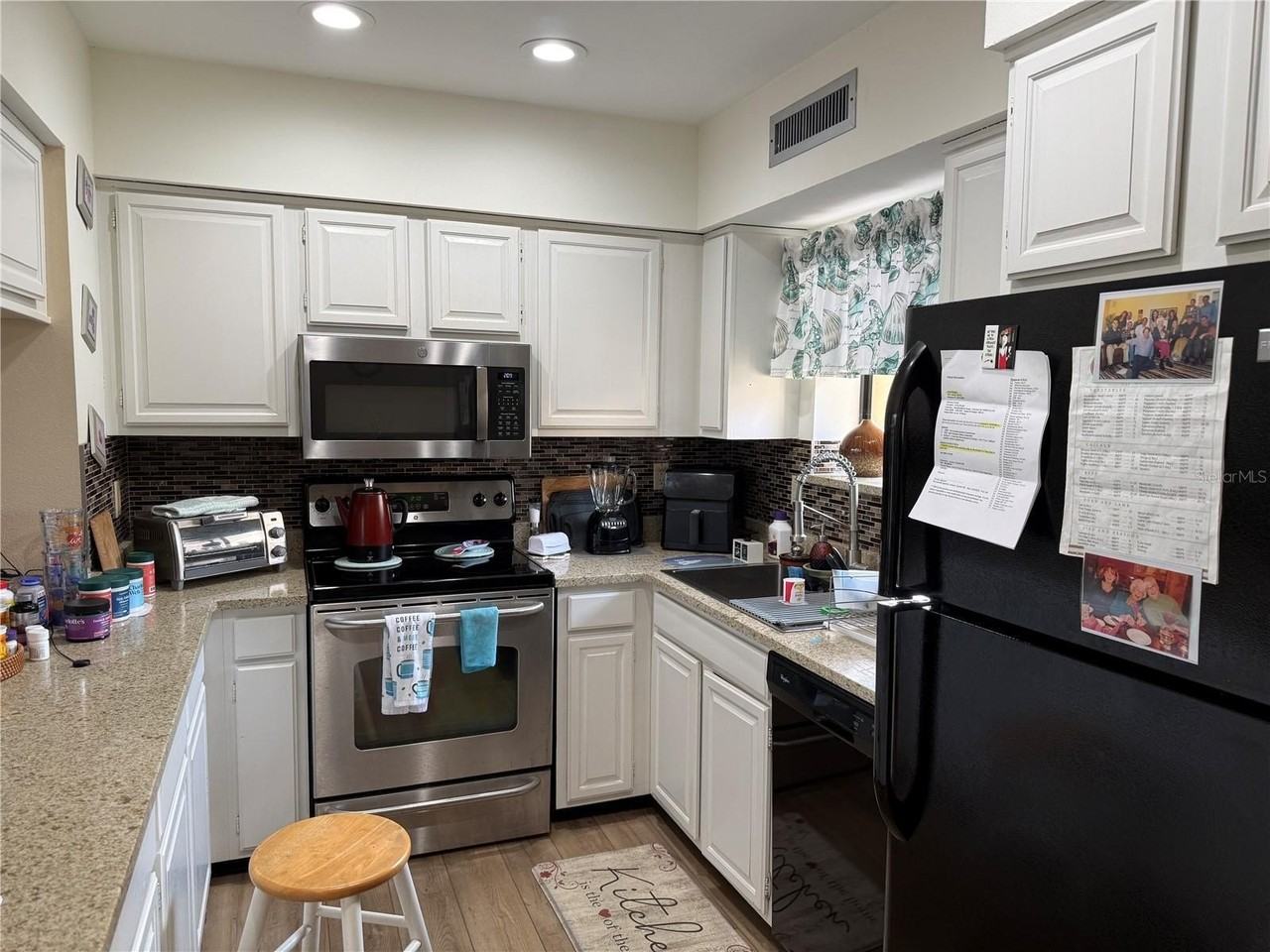 5631 Ashton Lake Dr #7 - Photo 5 of 46