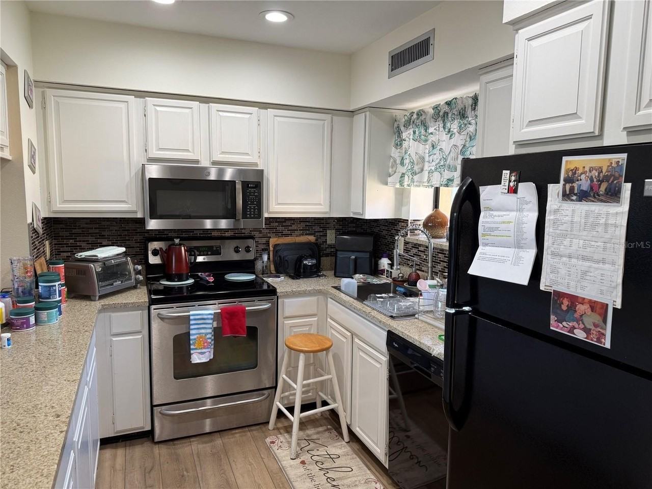 5631 Ashton Lake Dr #7 - Photo 6 of 46