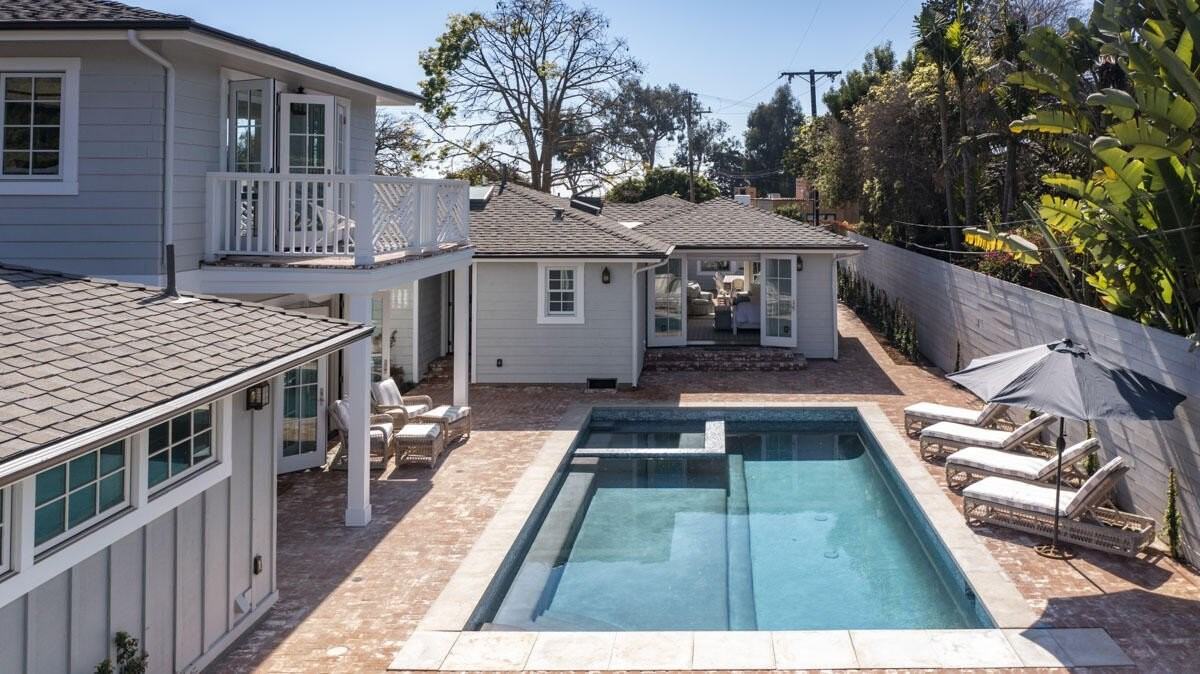 1112 Hill Rd - Photo 3 of 29