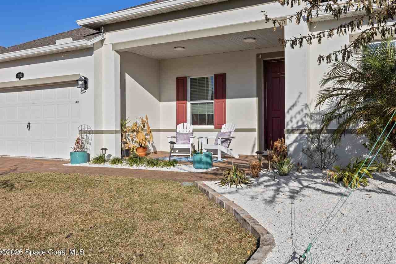 4793 Shannock Ave - Photo 2 of 33