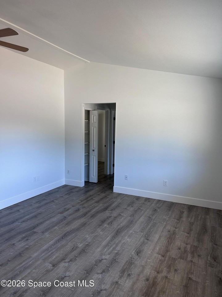 1197 Walden Blvd Se - Photo 3 of 25