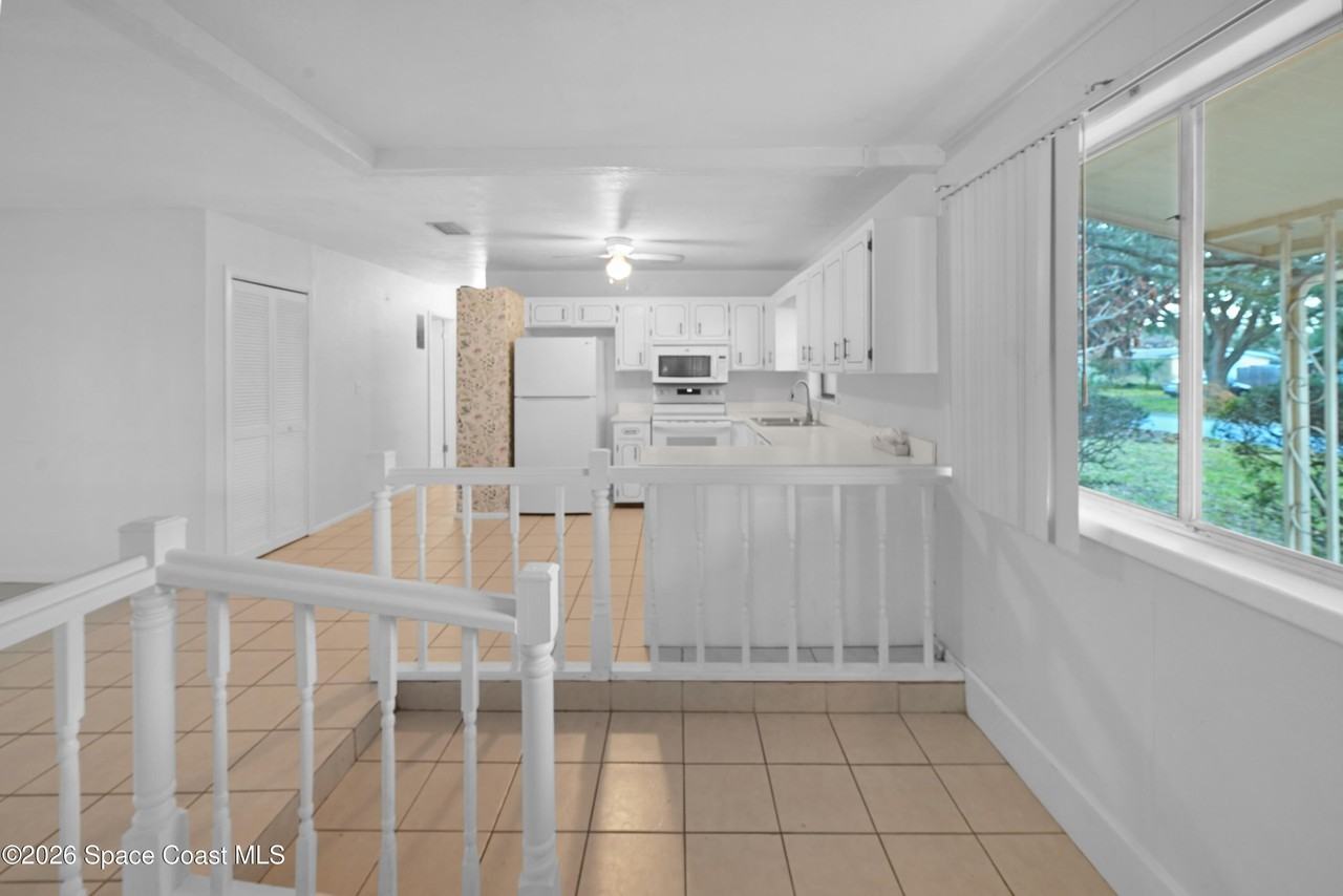 516 Falmouth Ave - Photo 4 of 20