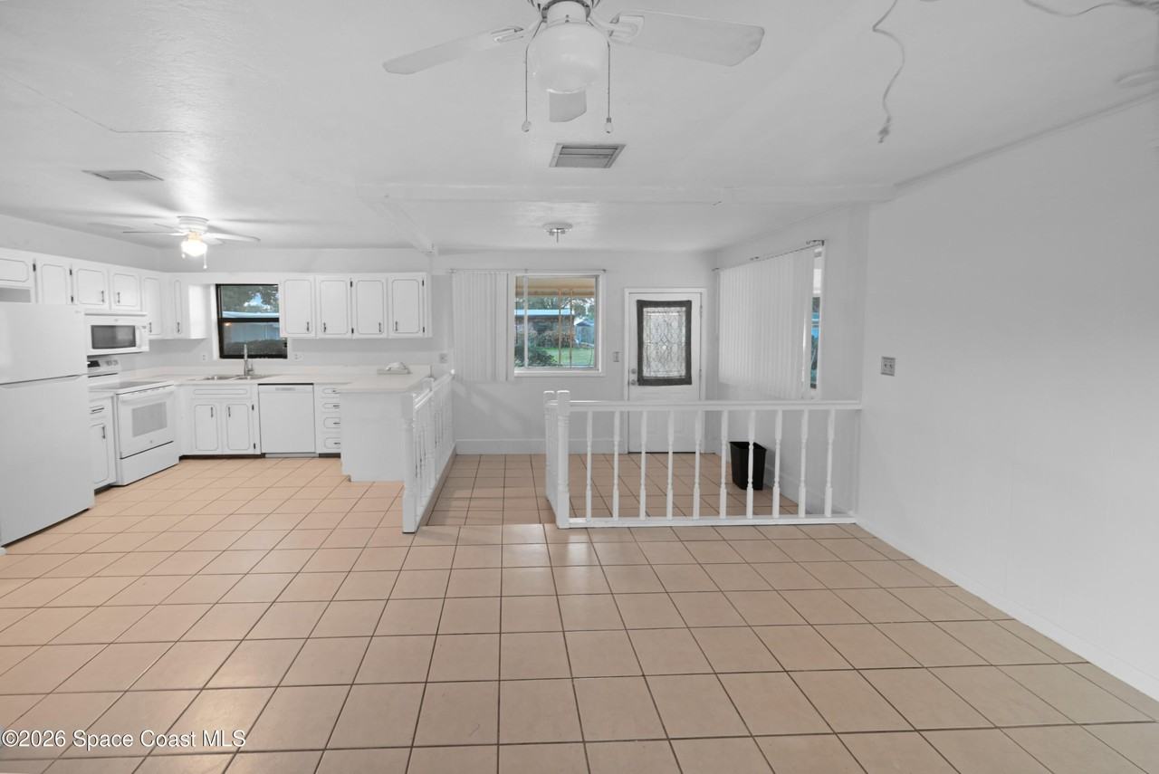 516 Falmouth Ave - Photo 5 of 20