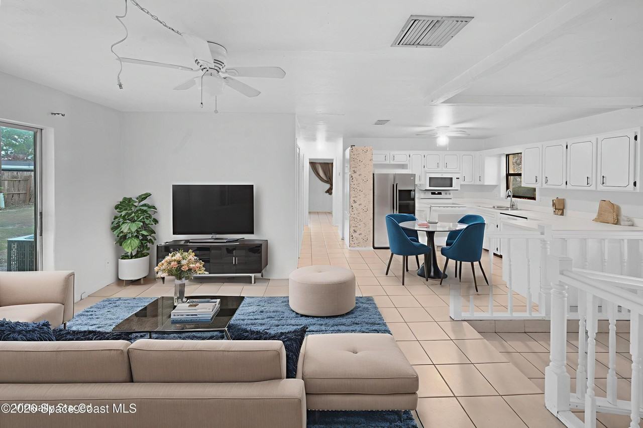 516 Falmouth Ave - Photo 6 of 20