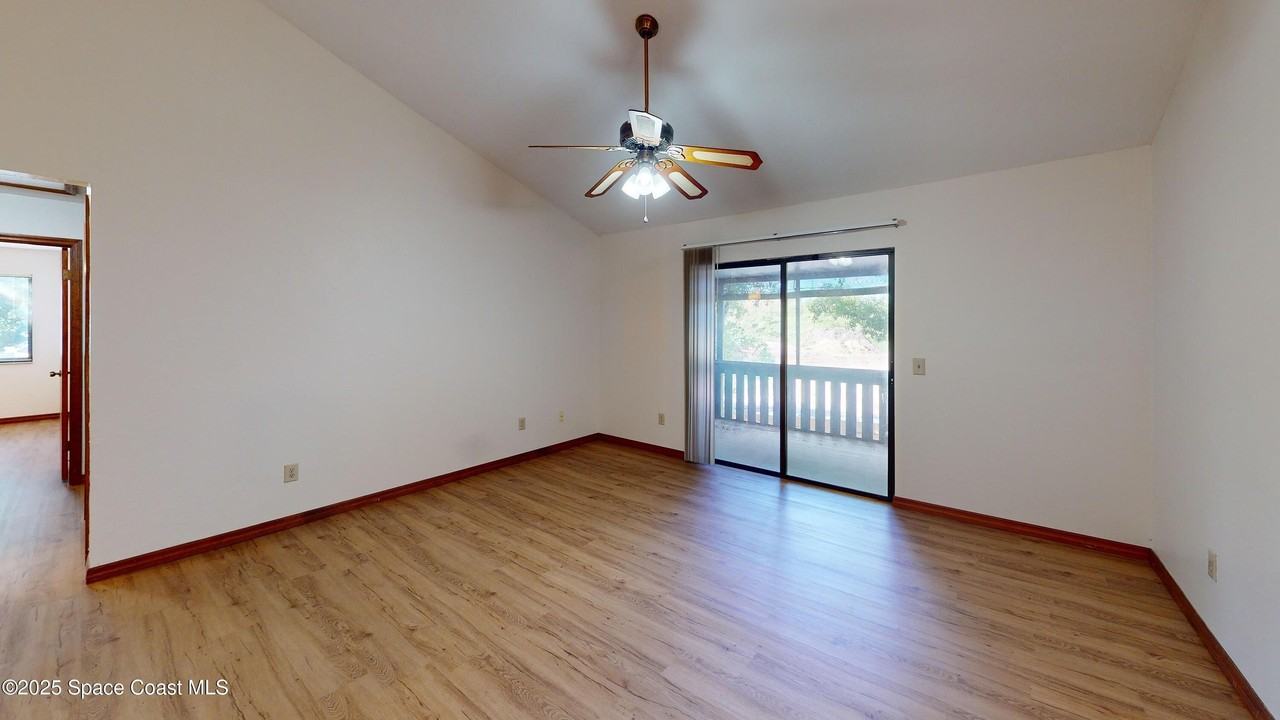 9017 Manchester Ln Unit 21e #21E - Photo 3 of 32