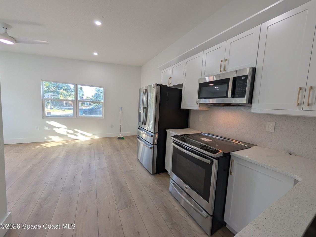 1827 Guava Ave - Photo 6 of 15