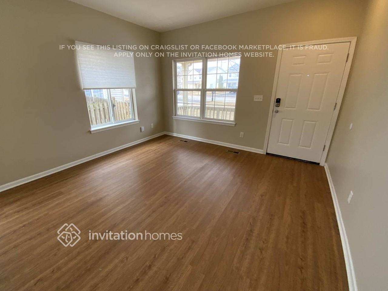 353 Richmond Dr - Photo 2 of 15