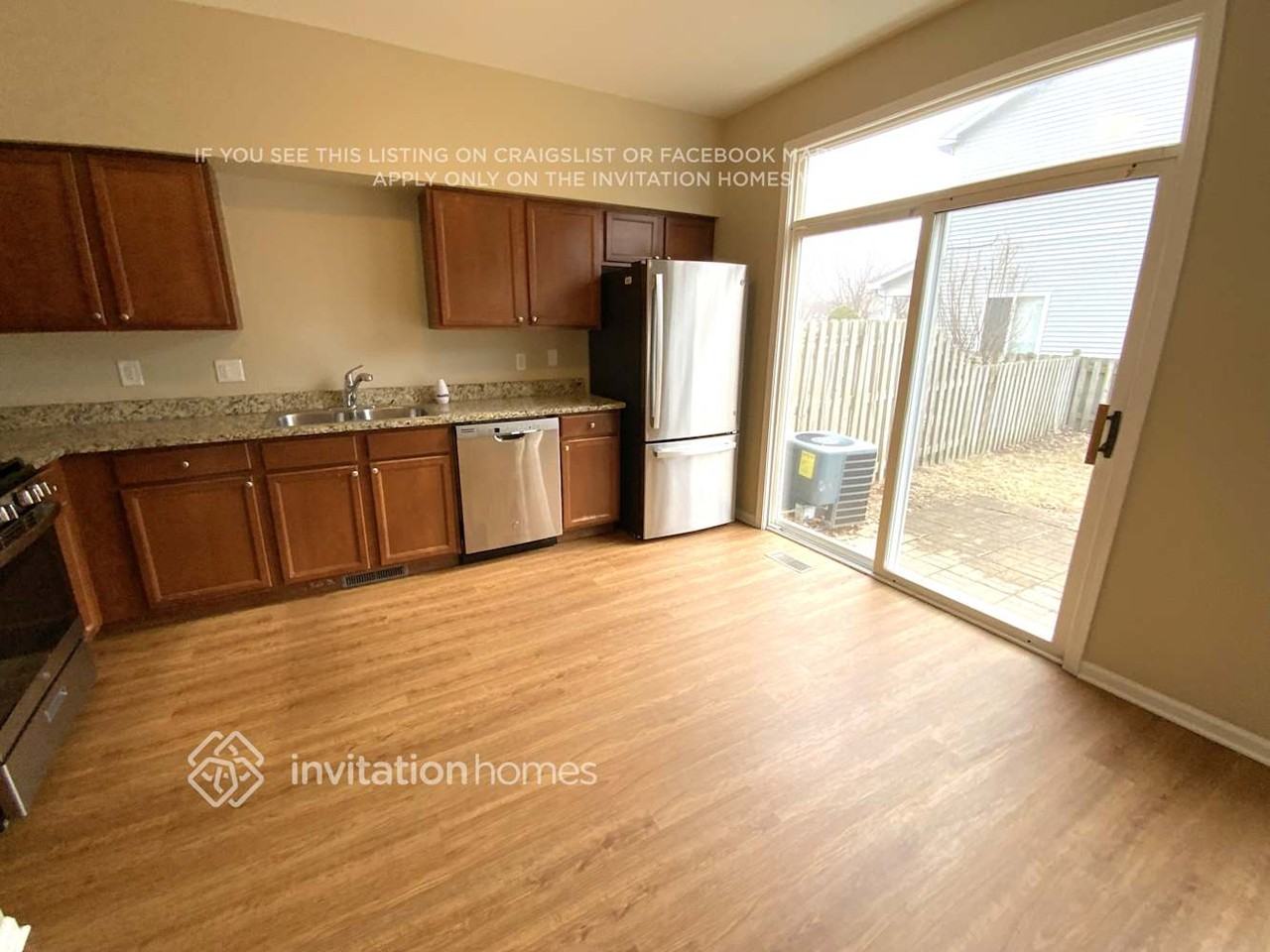 353 Richmond Dr - Photo 5 of 15